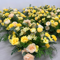Kunstmatige geel-oranje herfstbloemen boogarrangement, zijden bloemenkrans voor bruiloft achtergronddecoratie