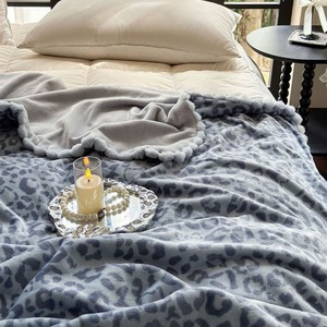 Coperta <span class=keywords><strong>in</strong></span> pile di flanella 100% poliestere con stampa floreale vintage e nappe a pompon, morbida e calda per tutte le stagioni, ideale per divano e ufficio - Product Image 6