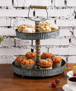 Support de service à deux niveaux en fer galvanisé serveur de gâteau avec poignée en bois facile à manipuler pour la décoration de la maison et le dessus de table - Product Image 4