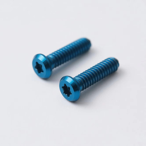 Tornillos de Aleación de Titanio Anodizado de Color Personalizados en Oferta, M3 M4 M5 M6 M7 M8 M10 para la Industria de Motocicletas - Product Image 2