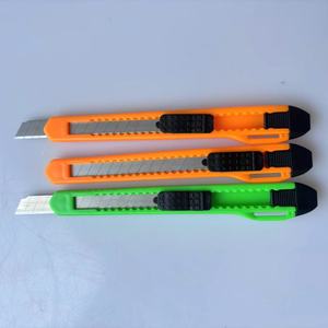 Giá Rẻ Nhà Máy Giá Dụng Cụ Dùng Tay An Toàn Có Thể Thu Vào Mini Văn Phòng Giấy Lưỡi Chiều Rộng 9Mm Nhựa Dao Cắt Tiện Ích Dao - Product Image 3