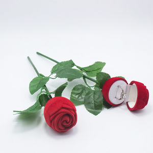 Elegante Scatola per Anelli di Lusso con Rosa Rossa in Rilievo, Ideale per Regali di San Valentino o <span class=keywords><strong>Proposte</strong></span> di Matrimonio Romantiche - Product Image 6