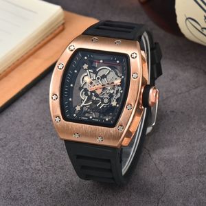 Reloj de Cuarzo Richards, el Más Vendido, con Esfera Esqueletizada en Forma de Barril de Aleación de 43 mm, Correa de Acrílico y Pantalla con Agujas para Hombre - Product Image 1