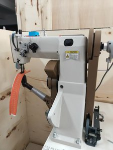 Máquina de Coser Industrial para Coser Suelas Laterales de Zapatos y Botas Deportivas - Product Image 2