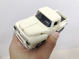 Modèle de voiture miniature en alliage 1:32 pour enfants, camionnette de simulation à rétrofriction, jouet moulé sous pression pour plus de 14 ans. - Product Image 5