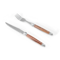 Plateau de service en noyer avec couteau à steak et fourchette pour plats et assiettes à steak