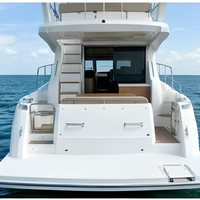 Yacht de croisière de luxe Flybridge de 15 m (50 pieds) avec 3 cabines, 2 salons, pont en teck, salon arrière, deux moteurs Cummins 425 CV, réservoir de carburant de 1600 L