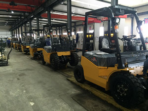 Carretilla elevadora delantera segura y confiable de China, accesorios de 4 TON para contenedor de carga - Product Image 6