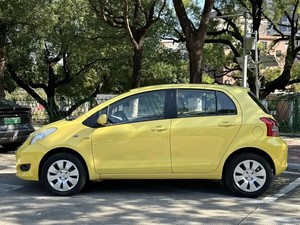 <span class=keywords><strong>Toyota</strong></span> <span class=keywords><strong>Yaris</strong></span> 1.6E Automático Edición Charm <span class=keywords><strong>2011</strong></span> Usado, Bajo Costo de Adquisición, Vehículo de <span class=keywords><strong>Gasolina</strong></span> Duradero para el Hogar, Documentación Completa - Product Image 2
