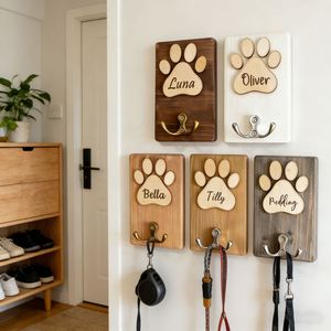 Support mural personnalisé pour laisse d'animal de compagnie avec gravure de nom, crochet en bois avec empreinte de patte, porte-clés, colliers et serviettes pour entrée - Product Image 1