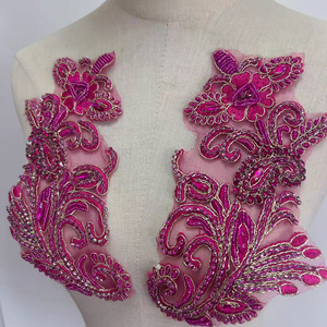 Appliques en dentelle dorée à motif floral avec strass 3D et paillettes, broderie perlée pour robes de mariée pour femmes - Product Image 3