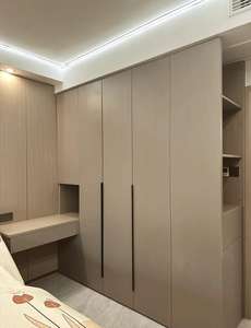 Mobilier de chambre à coucher design moderne, dressing en bois portable et réglable avec porte en bois massif pour usage domestique - Product Image 5