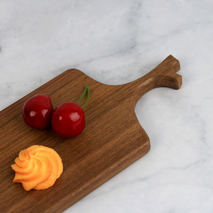Planche à découper en bois d'acacia rectangulaire 23x12x1,5cm avec poignée pour le pain, les fruits, la pizza, les légumes - Product Image 2