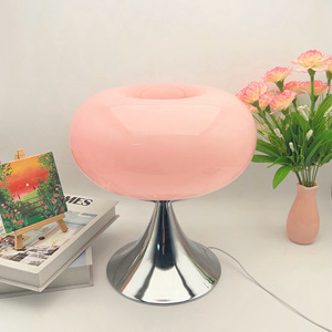 <span class=keywords><strong>Paralume</strong></span> in vetro dimmerabile creativo e Base in ferro Bauhaus verde Apple lampada <span class=keywords><strong>da</strong></span> tavolo lampada <span class=keywords><strong>da</strong></span> <span class=keywords><strong>comodino</strong></span> decorazione per la casa in vetro lampada <span class=keywords><strong>da</strong></span> tavolo - Product Image 4
