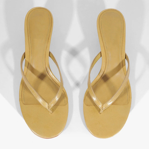 Sandales à talon chaton pour femmes, style tong, talon bas, minimalistes, à enfiler, vente en gros, OEM, personnalisables - Product Image 3