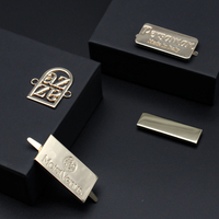 Nom gravé personnalisé Logo étiquette volante pour vêtements et chaussures joint métallique magnétique avec strass décoration Badge accessoire