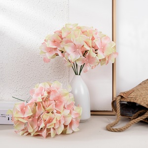 Fleur d'hortensia artificielle CallaFloral, branche unique, rouge rosé, décoration intérieure artisanale pour la maison et les mariages - Product Image 1