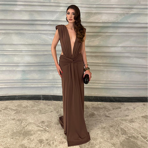 Nouvelle arrivée 2026, <span class=keywords><strong>robe</strong></span> sexy marron à nœuds plissés sans manches, col en V profond pour femmes, <span class=keywords><strong>robe</strong></span> longue <span class=keywords><strong>moulante</strong></span> - Product Image 3