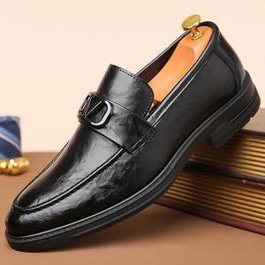 Mocassins en cuir pour hommes à bout rond, respirants, décontractés, avec boucle décorative, parfaits pour l'été - Product Image 1