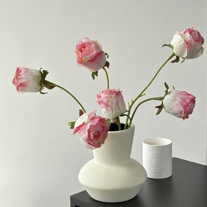 Fleur artificielle en soie en forme de rose flocon de neige, bordée, pour décoration de mariage et de maison, arrangement floral fait main - Product Image 1