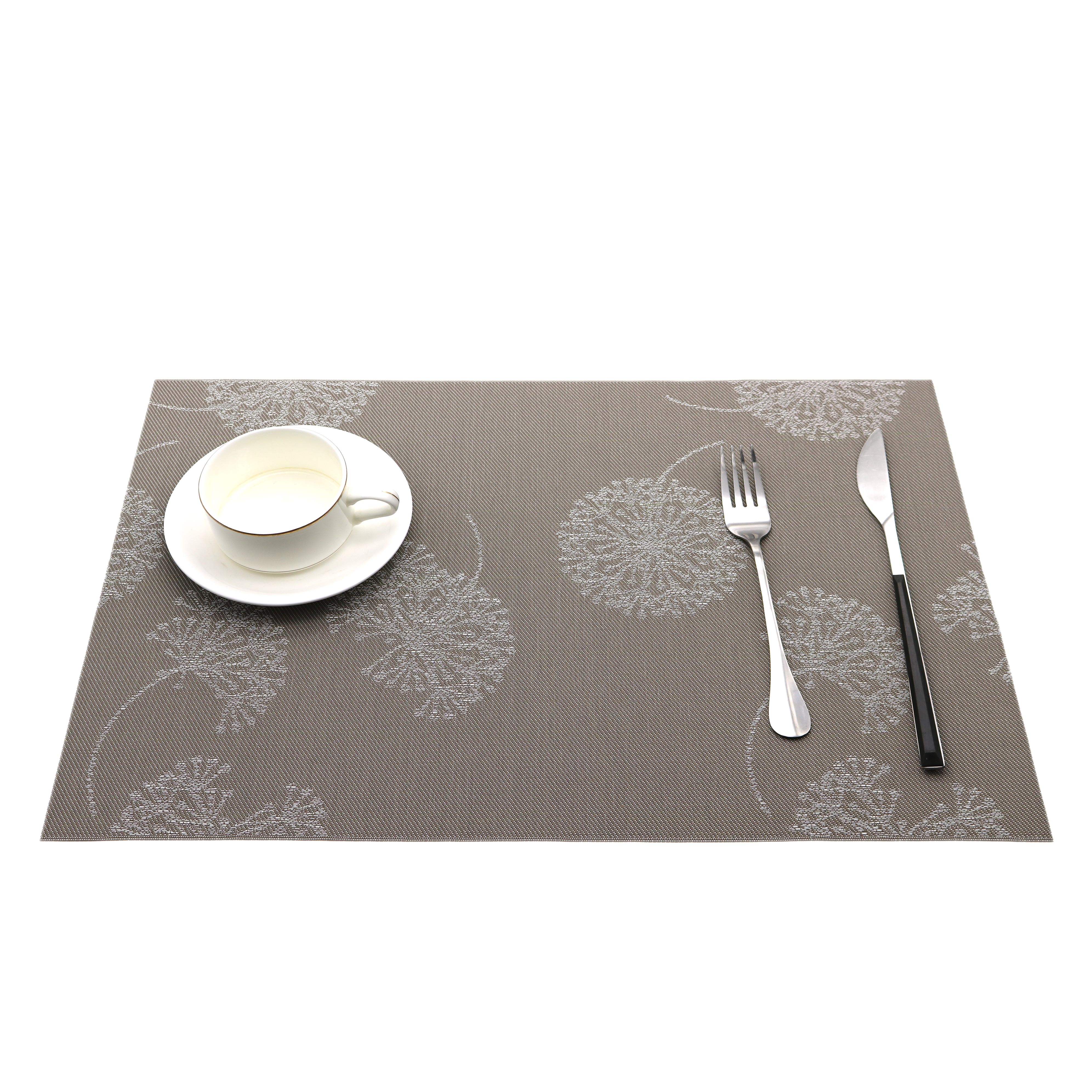 สีน้ำตาล