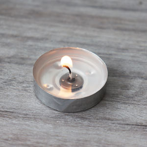 Velas Decorativas Brancas sem Perfume 10g de Cera de Parafina 50 Peças com Duração de 4 Horas para Casamentos e Natal em Embalagem Retrátil - Product Image 2