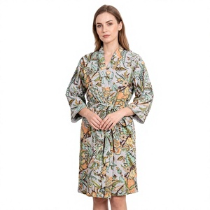 Robe kimono courte vintage Kantha faite à la main, 100% coton, motif floral de luxe, manteau indien matelassé, col en V lisse, fermeture à ceinture, hiver - Product Image 1