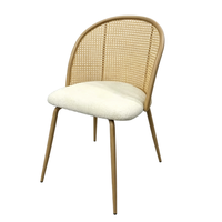 Chaise de salle à manger moderne en métal avec revêtement en cuir pour restaurants, cafés, hôtels et écoles - Durable et écologique, dossier et accoudoirs inclus