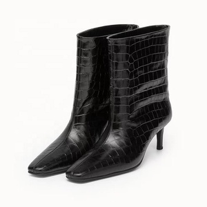 <span class=keywords><strong>Stivaletti</strong></span> da donna di alta qualità <span class=keywords><strong>con</strong></span> <span class=keywords><strong>tacco</strong></span> basso a punta quadrata stivali in pelle di serpente per gli uomini - Product Image 3