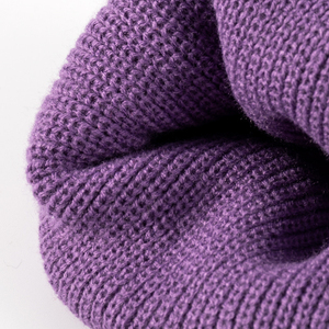 Gorro de lana tejido a la moda para hombre, estilo hip-hop, con visera, para otoño e invierno, con logo impreso. - Product Image 3