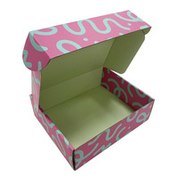 Vente en gros de boîtes en papier d'expédition pour abonnement personnalisé rose imprimé boîte postale en carton pour emballage cadeau