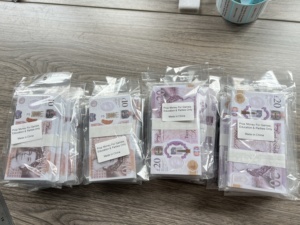 Euro đạo cụ tiền đóng gói thực tế tiền mặt bộ phim bộ cung cấp trò chơi tiệc phục sinh năm mới trang trí April đánh lừa prank ghi chú mới lạ - Product Image 4