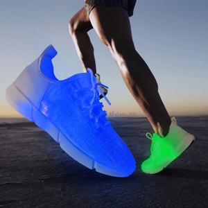 Zapatillas deportivas de fibra óptica con luz LED recargable por USB, deportivas blancas que brillan por la noche para regalo de fiesta - Product Image 1