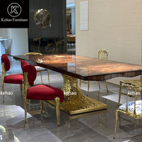 Table à manger rectangulaire de luxe en bois de burl, plateau brillant, base sculptée en laiton doré, table de designer pour maison et villa