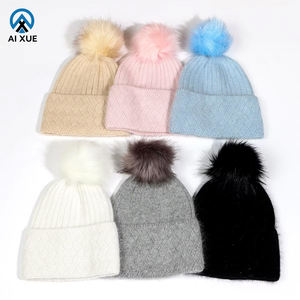 Gorro de punto personalizable para mujer 2025 con pompón extraíble Logotipo de negocios con estampado de invierno para viajes de otoño - Product Image 1