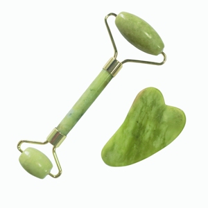 Rouleau de jade Xiuyan et ensemble Gua Sha à lumière naturelle, masseur facial double tête avec outil Gua Sha en forme de V pour les soins de la peau - Product Image 3