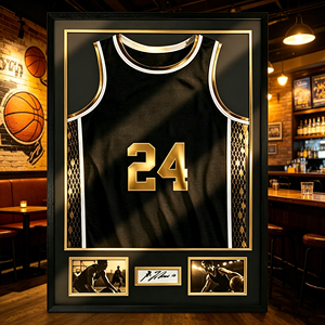 Boîte de présentation écologique pour maillot de sport avec cadre photo mural pour baseball, basketball, football, pickleball - Product Image 1
