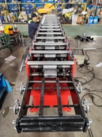 Machine de formage à froid de profilés pour volets roulants manuels et portes de garage