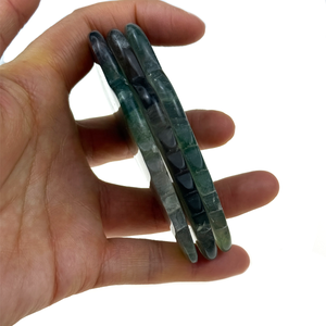 Thérapie d'acupuncture traditionnelle Fluorite arc-en-ciel naturel Gua Sha outils faciaux outil de <span class=keywords><strong>Massage</strong></span> de grattage du corps et du visage avec dent - Product Image 4