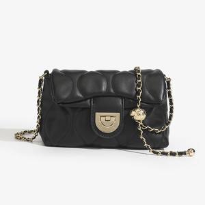 Venta directa de fábrica, bolso de hombro con cadena multicolor, flor de metal, retro, elegante - Product Image 4