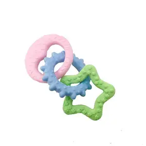 批发热销环保三一糖果色TPR奶香磨牙狗玩具，用于积极咀嚼