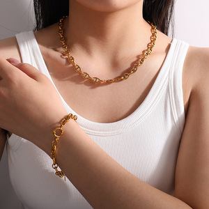 Pulsera Hip Hop de Acero Inoxidable con Diseño de Nariz de Cerdo, Chapada en Oro de 18k, de Acero de Titanio, Estilo Exagerado, Transfronteriza Europea Americana - Product Image 4