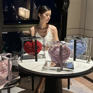 Marco de flores preservadas acrílico transparente hecho a medida de fábrica de Venta caliente solo para exhibición - Product Image 2