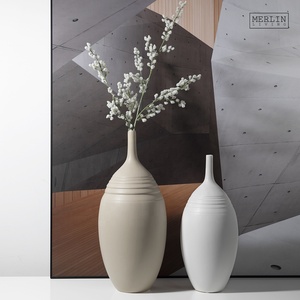 Merlin Living moderne mat nordique Vase décor blanc en céramique Vase à fleurs décoratif col étroit grand Vase Design pour la décoration intérieure - Product Image 1