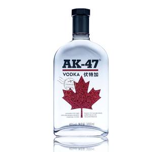 Botella de vidrio <span class=keywords><strong>AK</strong></span> 47 con forma plana, 700ml, con tapas plateadas, para <span class=keywords><strong>vodka</strong></span> - Product Image 4