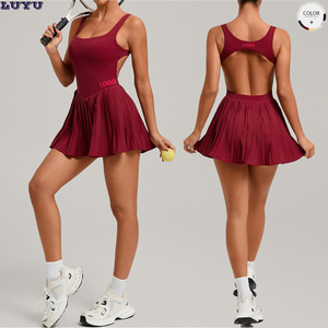 Robes de tennis pour femmes en gros avec logo personnalisé, dos nu, short intégré, vêtements de sport, ourlet plissé, robe de padel - Product Image 1