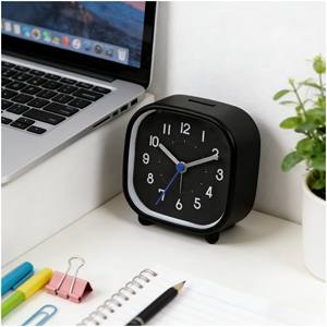 Reloj Despertador Clásico Negro de 3.5 Pulgadas, Cuadrado, Silencioso, con Luz Nocturna para Habitación Infantil - Product Image 2