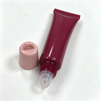Tube souple brillant pour gloss cosmétique, couleur bordeaux, avec capuchon rose à suspendre, embout oblique rond, accessoires de suspension disponibles