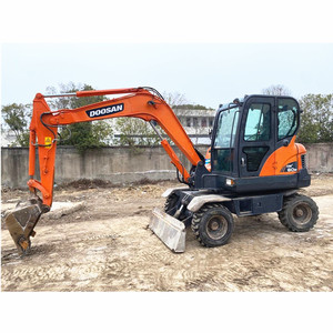 Miniexcavadora de ruedas Doosan Dx60W Doosan usada, excavadora móvil hidráulica Dx60W de 6 toneladas Doosan de segunda mano en stock - Product Image 4