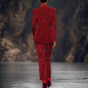 Костюм женский из двух предметов: пиджак и брюки, для офиса, нарядный, для подиума, свадебный, для невесты, из хлопка, с индивидуальным пошивом, с леопардовым принтом, красный, вельветовый - Product Image 2